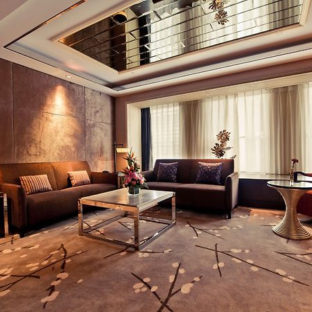 Отель Doubletree By Hilton Chongqing - Guanyinqiao Railway Station Интерьер фото