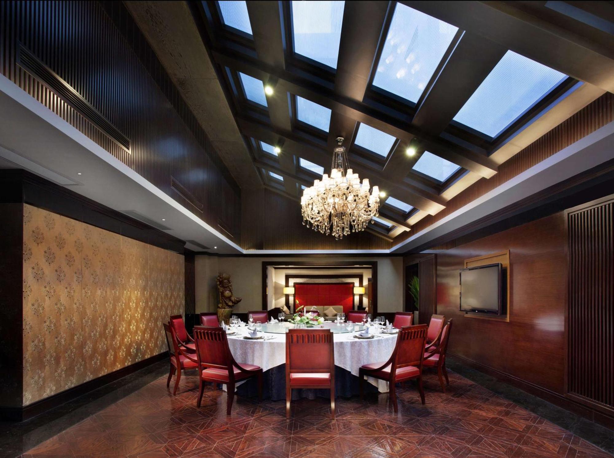 Отель Doubletree By Hilton Chongqing - Guanyinqiao Railway Station Экстерьер фото