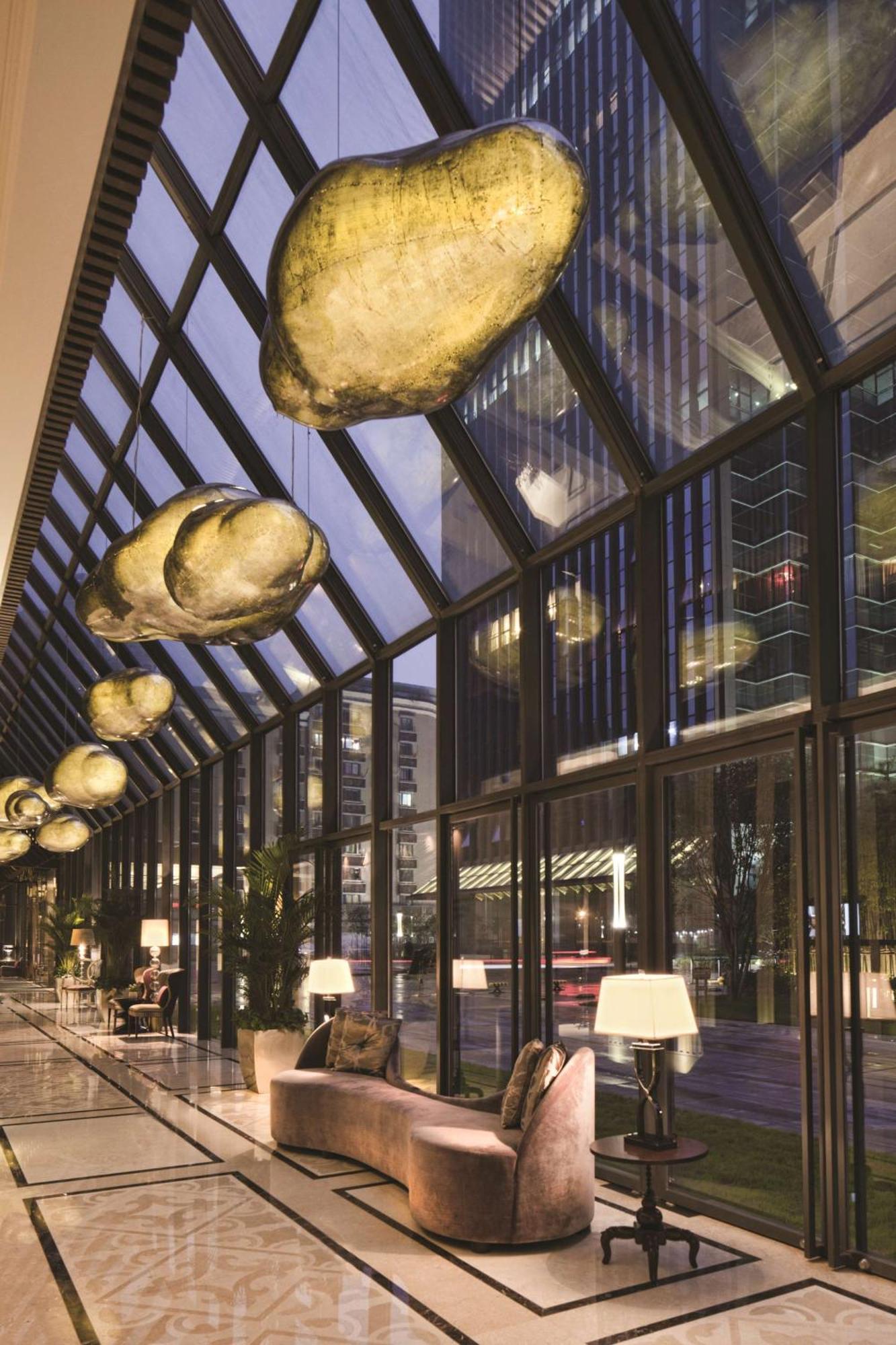 Отель Doubletree By Hilton Chongqing - Guanyinqiao Railway Station Экстерьер фото