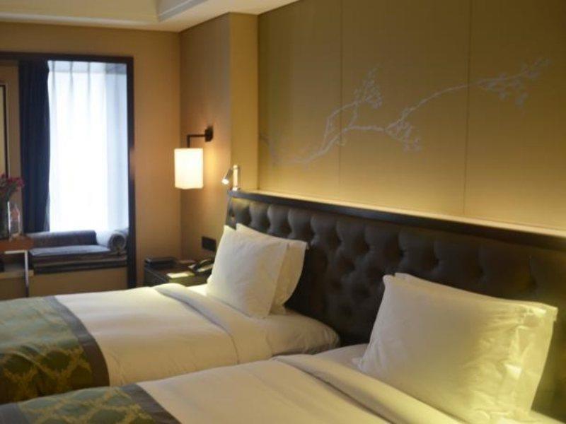 Отель Doubletree By Hilton Chongqing - Guanyinqiao Railway Station Экстерьер фото