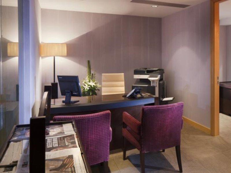 Отель Doubletree By Hilton Chongqing - Guanyinqiao Railway Station Экстерьер фото